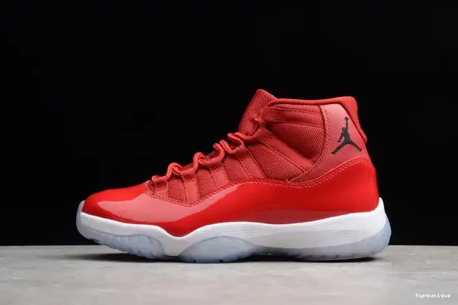 HYPE Air Jordan RetroGym Red 11 378037-623 0520